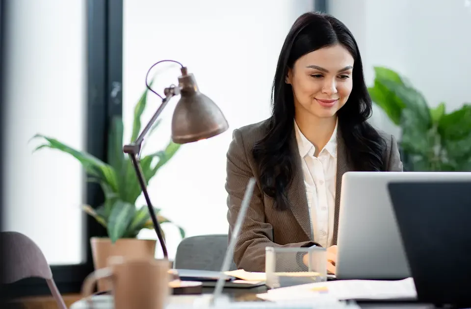 Bảo hiểm văn phòng PTI cung cấp phương án quản trị rủi ro toàn diện, bảo vệ tài sản và trách nhiệm công cộng cho doanh nghiệp. Với cấu trúc bảo hiểm linh hoạt bao gồm cả quyền lợi cơ bản bắt buộc và các lựa chọn bổ sung, chương trình hỗ trợ doanh nghiệp duy trì sự ổn định hoạt động trước các biến cố không mong muốn.