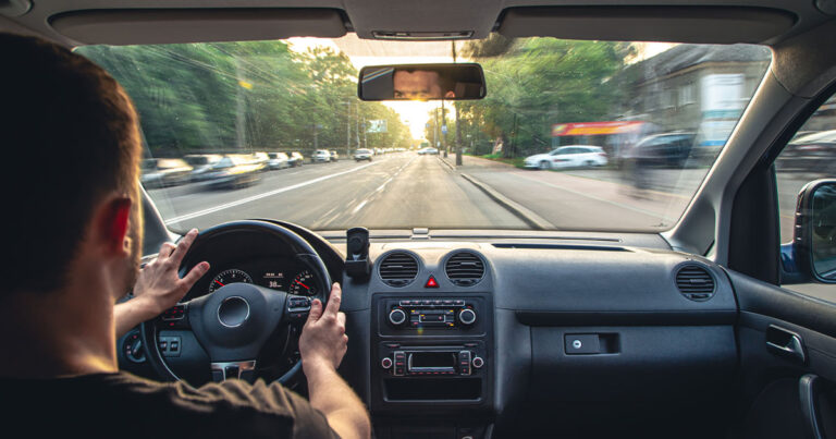 Tìm hiểu giải pháp bảo hiểm xe cơ giới PTI thế hệ mới giúp cá nhân hóa quyền lợi và tiết kiệm chi phí tối đa cho chủ xe. Sản phẩm cho phép người dùng chủ động lựa chọn phạm vi bảo vệ linh hoạt, loại bỏ các phí thừa không cần thiết dựa trên lộ trình di chuyển thực tế. Hãy chuẩn bị trải nghiệm dịch vụ bảo hiểm "đo ni đóng giày" để an tâm lăn bánh và tối ưu hóa tài chính hiệu quả nhất.